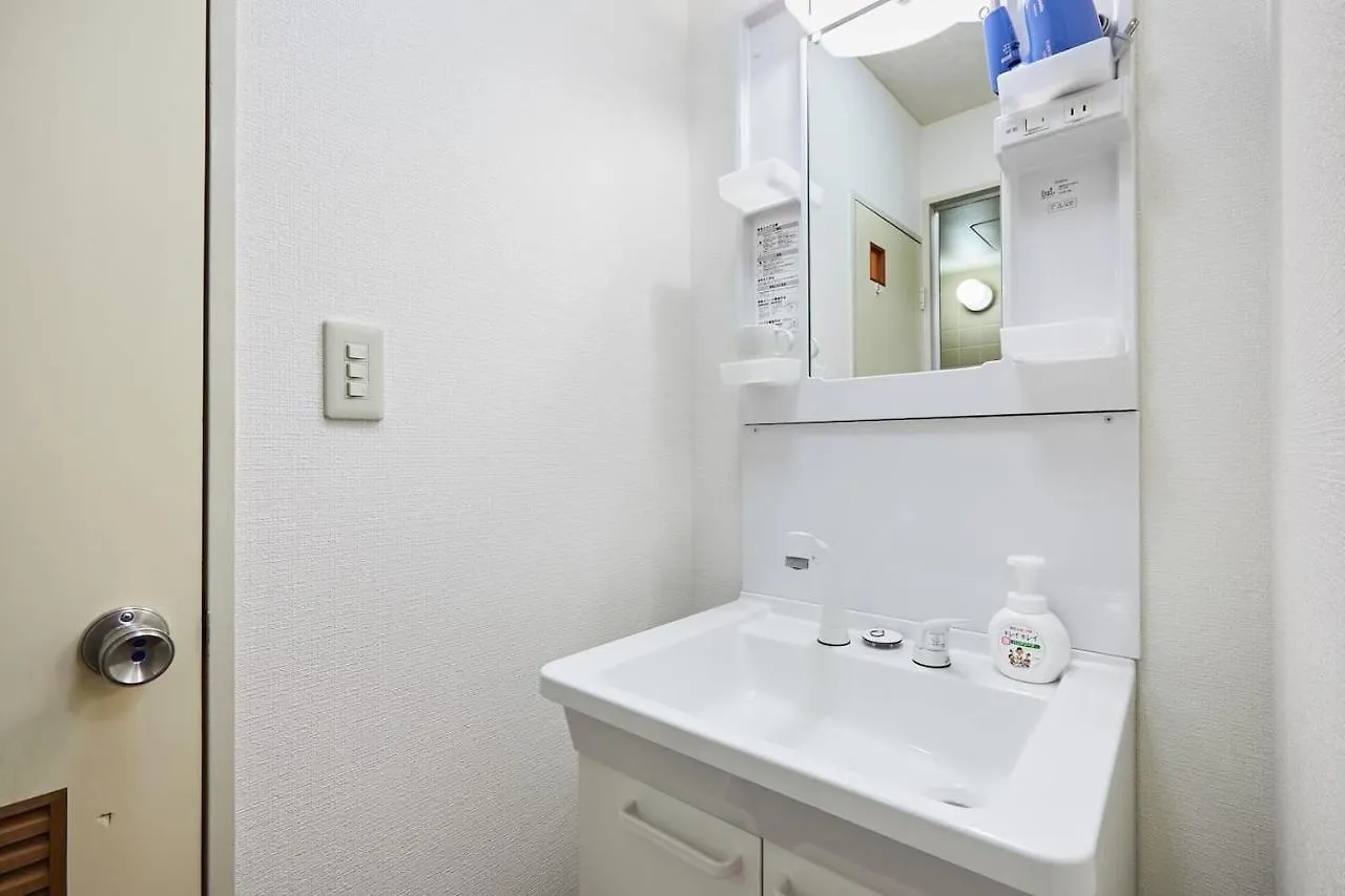 Apartment Sun White Gyoutoku 303 Tokyo